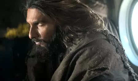 सिंहावलोकन 2025 : बॉलीवुड में इन एक्टर्स का रहा दबदबा, स्क्रीन पर छाया जादू