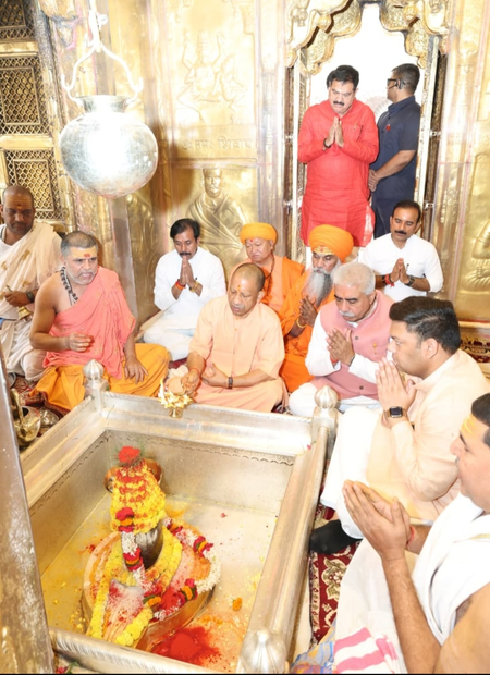 સીએમ યોગીએ 'કાશી કોટવાલ' અને બાબા વિશ્વનાથની મુલાકાત લીધી