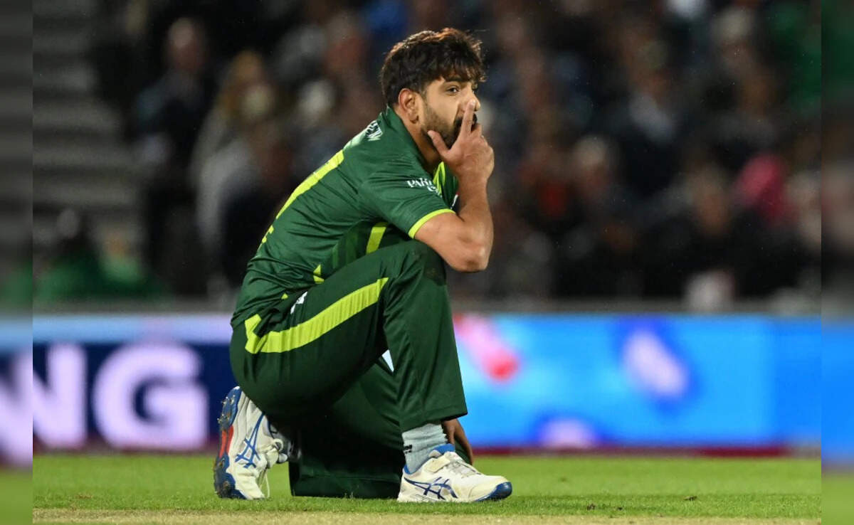 पहले हारिस रऊफ को कूटा, फिर शाहीन का निकाला तेल, सिर्फ 18 गेंदों में पाकिस्तानी 'चाचा' ने लगाया रनों का अंबार