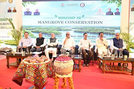 तटीय सुरक्षा और जैव विविधता के लिए मैंग्रोव अहम, भुज में बोले केंद्रीय मंत्री भूपेंद्र यादव
