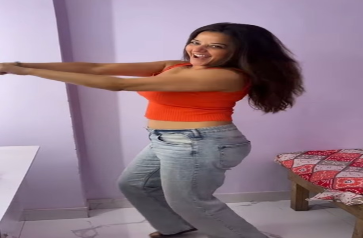 'कांटा लगा' गाने पर मोनालिसा ने शेफाली जरीवाला को दी कड़ी टक्कर, फैंस को पसंद आ रहा डांस