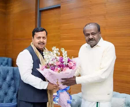 भाजपा के नए अध्यक्ष बने नितिन नबीन, एचडी कुमारस्वामी समेत कई नेताओं ने दी बधाई