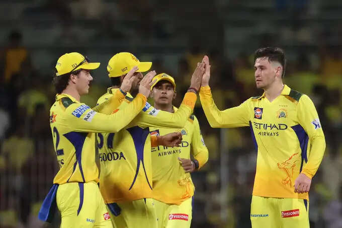 चेन्नई सुपर किंग्स के 5 दांव पडे उनको ही भारी, महेंद्र सिंह धोनी का प्लान यूं हुआ बैकफायर, हो गया पुरा बंटाधार