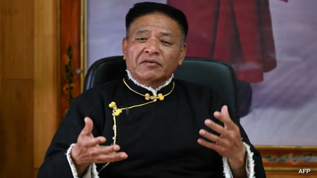 तिब्बत के निर्वासित प्रमुख पेनपा त्सेरिंग ने दूसरे कार्यकाल के लिए शपथ ली