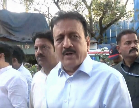 खड़गे के 'विवादित' बयान पर भाजपा का तीखा पलटवार: 'उनकी बुद्धि कमजोर हो गई, दिमाग की जांच करवानी चाहिए'