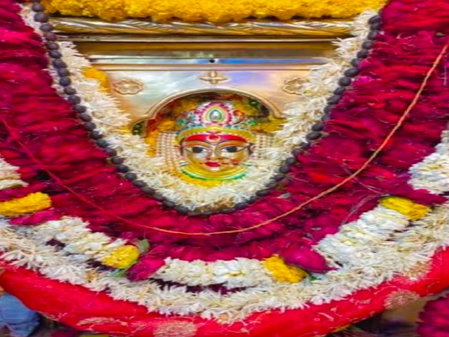 यूपी में साक्षात मौजूद हैं मां चंद्रघंटा, दो मंदिरों में दिव्य रूप में देती हैं दर्शन