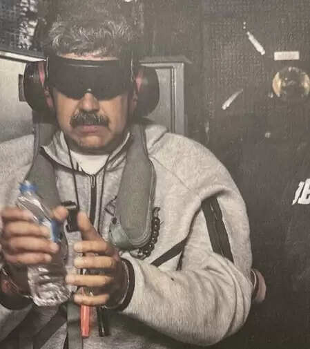 वेनेजुएला के राष्ट्रपति मादुरो न्यूयॉर्क लाए गए, अब अदालत में चलेगा नार्को-टेररिज्म का केस