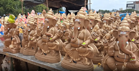देशभर में गणेश चतुर्थी की धूम, बाजारों में इको-फ्रेंडली और पैठणी गणपति बने आकर्षण का केंद्र