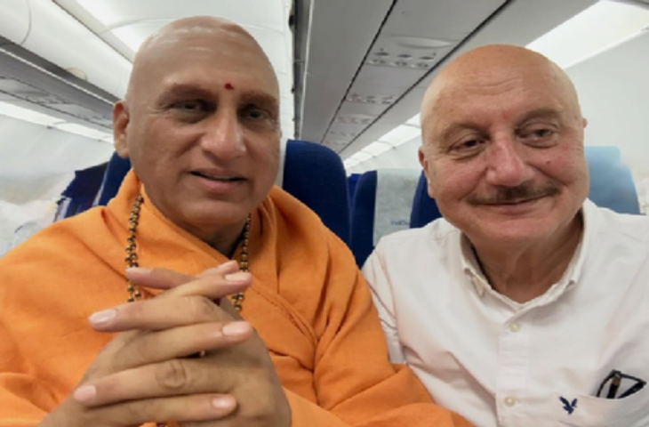 आचार्य अवधेशानंद जी महाराज से मिलकर धन्य महसूस कर रहे अनुपम खेर, कश्मीर के हिंदू मंदिरों पर की चर्चा