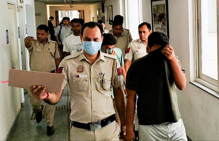 नीट यूजी पेपरलीक : दिल्ली की अदालत ने 10 आरोपियों की न्यायिक हिरासत 29 जून तक बढ़ाई