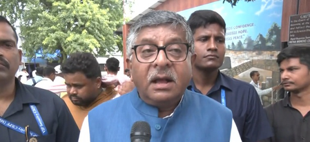 बांकीपुर विधानसभा उपचुनाव: नेताओं ने किया मतदान, जनता से की बढ़-चढ़कर हिस्सा लेने की अपील