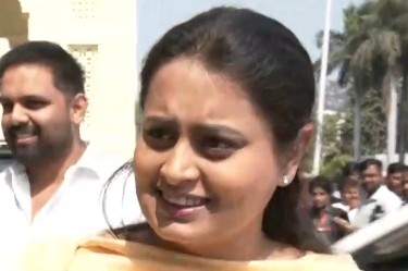 पाक खिलाड़ियों से हाथ न मिलाकर भारतीय टीम ने कुछ गलत नहीं किया : मंत्री श्रेयसी सिंह