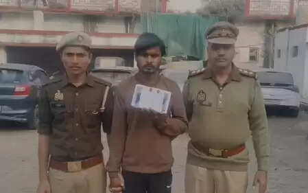 बरेली : सोशल मीडिया पर धार्मिक उन्माद फैलाने वाला गिरफ्तार, झारखंड से निकला कनेक्शन