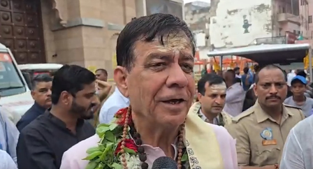 सतीश महाना ने किये बाबा विश्वनाथ के दर्शन, काशी की प्रसिद्ध कचौड़ी का भी लिया स्वाद
