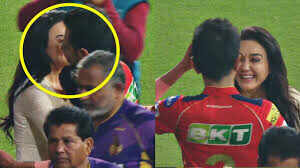 प्रीति जिंटा से फिरकीबाज युजवेंद्र चहल को मिली जादू की झप्पी, शाहरुख की टीम को घुटने पर लाने के बाद ऐसे लुटाया प्यार