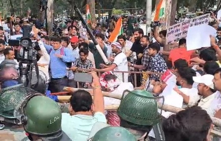 रांचीः पुलिसकर्मी और छात्र भिड़े, पथराव और लाठीचार्ज, विधानसभा के मुहाने तक पहुंचे हजारों आंदोलनकारी