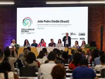 रियो में पहला ब्रिक्स जन शिखर सम्मेलन संपन्न
