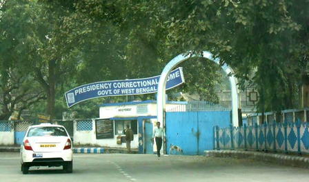 कोलकाता पुलिस ने अमेरिकन सेंटर हमले के मास्टरमाइंड की जेल कोठरी से 3 मोबाइल और नकद बरामद किए