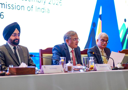 बंगाल चुनाव: चुनाव आयोग ने 149 कनिष्ठ पुलिस अधिकारियों को चुनाव ड्यूटी से हटाया