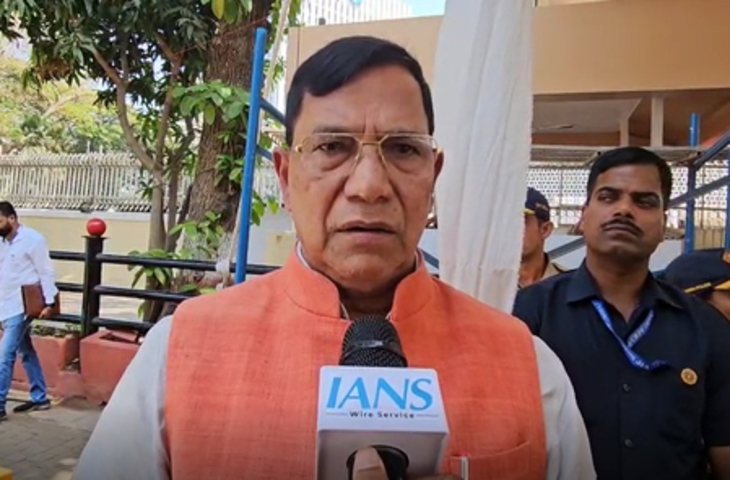 कॉमेडी के नाम पर 'पागलपन' कर रहे कुणाल कामरा : कृपा शंकर सिंह