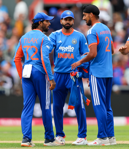 दूसरों की नकल के बजाय अपनी स्वाभाविक शैली पर भरोसा रखें: बैटिंग कोच कानितकर