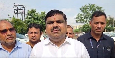 धर्मेंद्र प्रधान को अपना इस्तीफा वापस लेना चाहिए: मंत्री गजेंद्र यादव