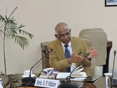 भारत-बांग्लादेश के रिश्ते बिगाड़ रहे हैं चीन और पाकिस्तान: पूर्व राजनयिक केपी फैबियन