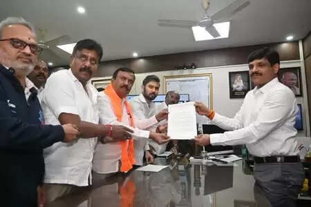 हेट स्पीच बिल: कर्नाटक भाजपा ने किया विरोध-प्रदर्शन, राज्यपाल और सीएम को ज्ञापन सौंपा