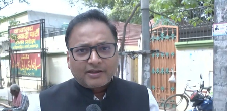 यूपी में बिजली संकट पर सपा का निशाना, कहा- ऊर्जा मंत्री को विभागीय फैसलों की जानकारी नहीं