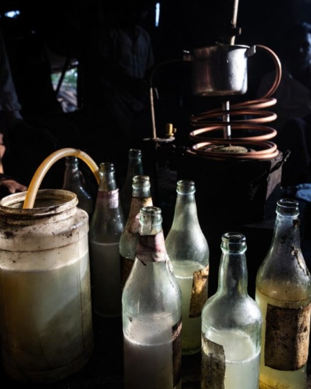 महाराष्ट्र : नासिक में अवैध शराब की भट्ठी पर पुलिस की बड़ी कार्रवाई, दर्ज किया मामला