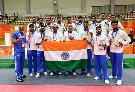 एशियन गेम्स: कबड्डी में गोल्ड जीतने के बाद जयदीप बोले- घर से चूरमा और लड्डू जापान साथ ले गए थे