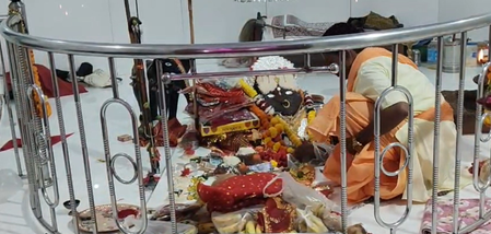 छत्तीसगढ़: धमतरी के शीतला शक्तिपीठ की अनूठी मान्यता, पुष्प और चावल गिराकर आशीर्वाद देती हैं मां