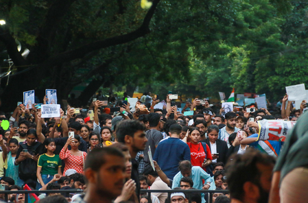 आरएमएल अस्पताल हेल्थ बुलेटिनः विरोध-प्रदर्शन में गंभीर रूप से घायल युवती की हालत स्थिर, वेंटिलटर से हटाया गया