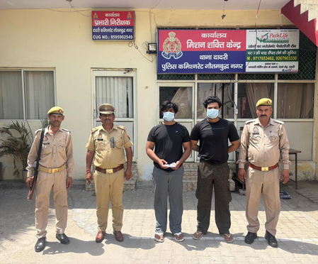 पुलिस की बड़ी कार्रवाई, अवैध हथियारों के साथ चार आरोपी गिरफ्तार