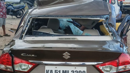 करूर में बाइक चालक को बचाने में कार दुर्घटनाग्रस्त, गर्भवती महिला समेत तीन लोगों की मौत