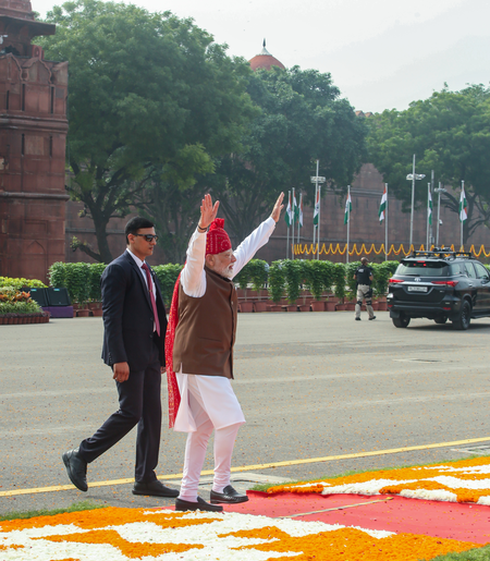 लाल किले से पीएम मोदी के भाषणों का रिकॉर्ड 1,177 मिनट, नेहरू-इंदिरा और मनमोहन से काफी आगे