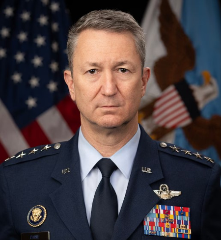 ईरानी आसमान के अंदर तक उड़ रहे हैं यूएस जेट : जनरल केन