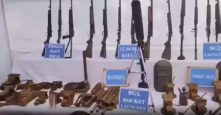 छत्तीसगढ़: नक्सलियों की अवैध हथियार-निर्माण फैक्ट्री ध्वस्त, भारी मात्रा में हथियार बरामद