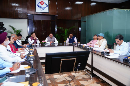 उत्तराखंड: मुख्यमंत्री ने वाराणसी, प्रयागराज, अयोध्या के लिए सीधी उड़ानों की मांग की