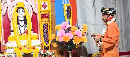 विजयादशमी पर गोरक्षपीठाधीश्वर ने किया महायोगी गोरखनाथ का विशिष्ट पूजन, लोक कल्याण की प्रार्थना की