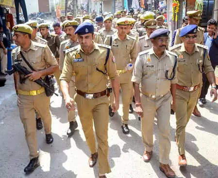 संभल हिंसा मामला: एएसपी अनुज चौधरी समेत 12 पुलिसकर्मियों पर एफआईआर दर्ज करने के आदेश
