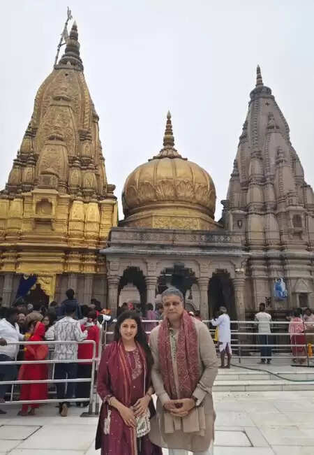 गंगा आरती से मणिकर्णिका घाट तक, काशी की खूबसूरती में खोईं भाग्यश्री, दिखाई झलक