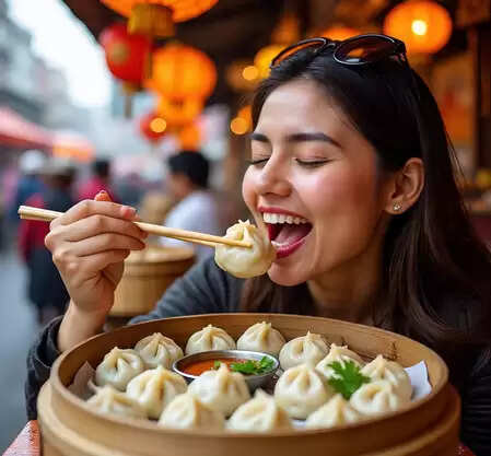 फास्ट फूड नहीं, स्लो पॉइजन है मोमोज, जो चुपचाप बिगाड़ रहा है आपकी सेहत