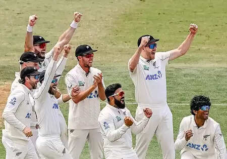 न्यूजीलैंड ने वेस्टइंडीज को तीसरे टेस्ट में 323 रनों से हराया, तीन मैचों की सीरीज 2-0 से जीती