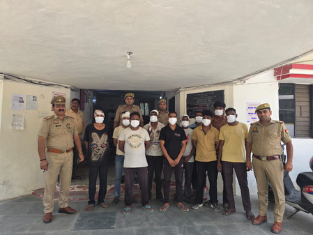 नोएडा: पारिवारिक विवाद ने लिया हिंसक रूप, दोनों पक्षों के 11 लोग गिरफ्तार