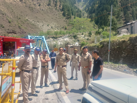 गंगोत्री यात्रा मार्ग पर सुरक्षा का कड़ा पहरा, सीओ उत्तरकाशी ने लिया जमीनी फीडबैक
