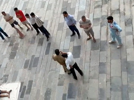ग्रेटर नोएडा : सोसायटी में 12वीं मंजिल से गिरकर 36 वर्षीय व्यक्ति की मौत, डिप्रेशन में होने की बात आई सामने