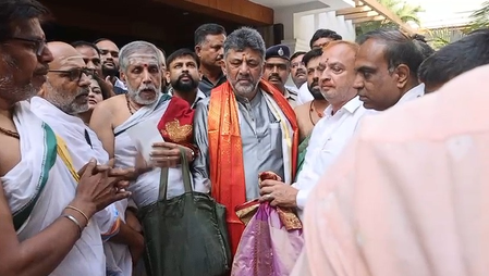कर्नाटक में फिर उठी डीके शिवकुमार को सीएम बनाने की मांग, जन्मदिन पर लगाए गए पोस्टर