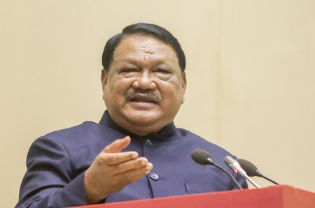 ओडिशा: केंद्रीय मंत्री जुएल ओराम के बयान से राजनीतिक विवाद छिड़ा