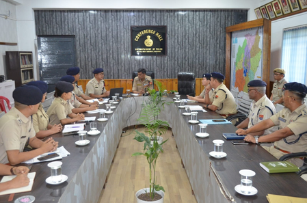 मणिपुर के डीजीपी ने इंटेलिजेंस-आधारित पुलिसिंग पर जोर दिया और सुरक्षा तैयारियों की समीक्षा की